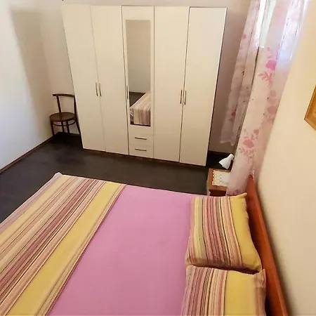 Apartment Center Omis