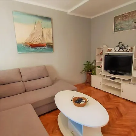 Apartment Center